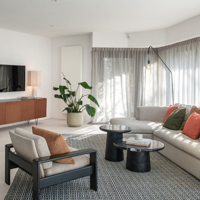 Binnenkijken: Furnified meubels in een architecturale seventies villa.