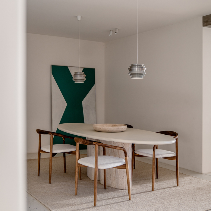 Ovale Esstisch Zira - Weißer Travertin-Fuß - Microskin Platte - Latte - 260 cm